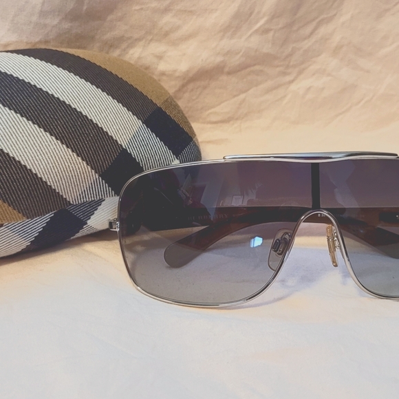 Burberry Other - Burberry Sunglasses with original case (Authentic)